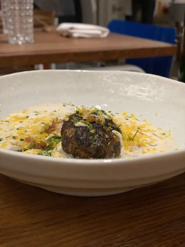 Modern Czech at Eska, Prague