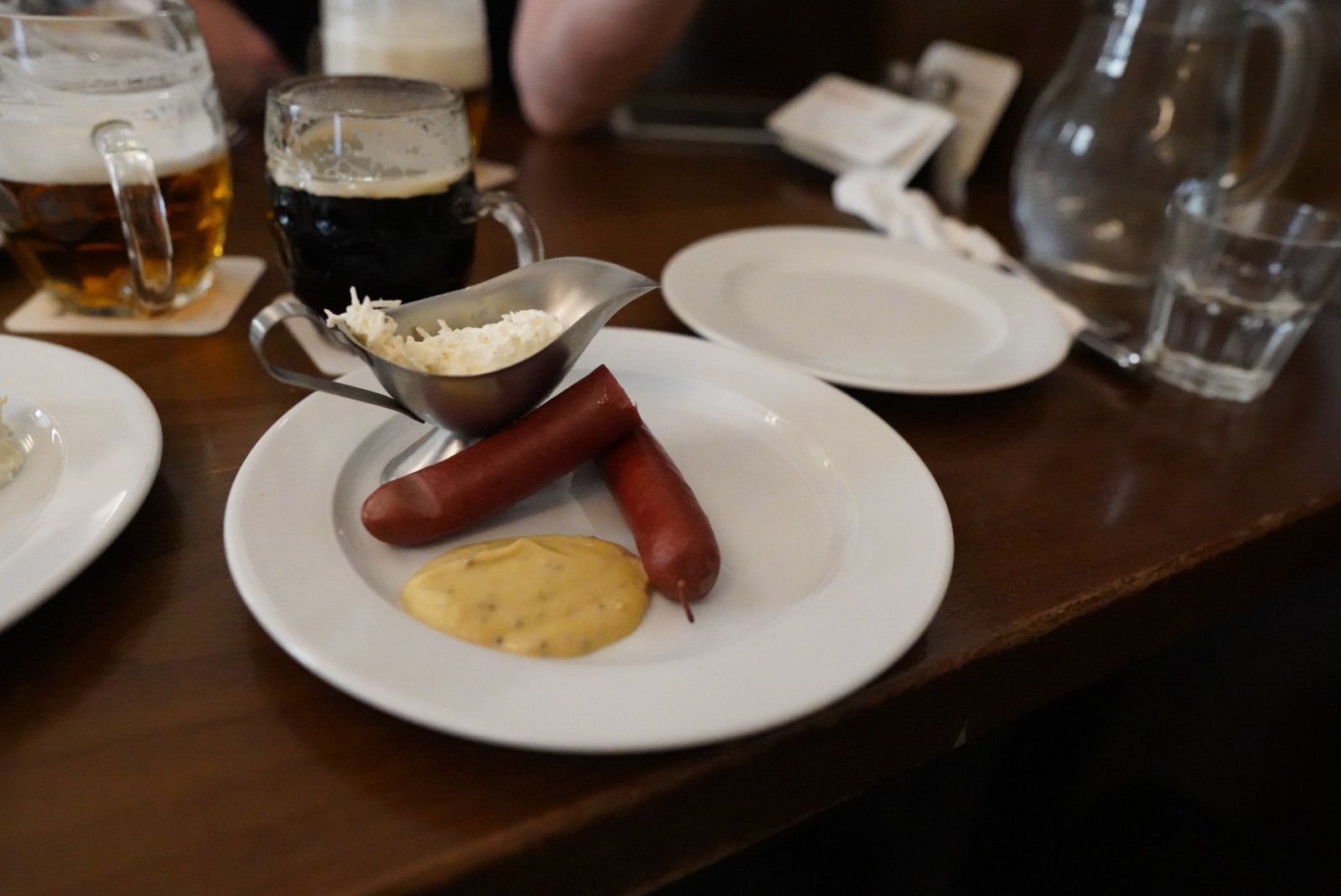 Lokál Dlouhááá, Prague