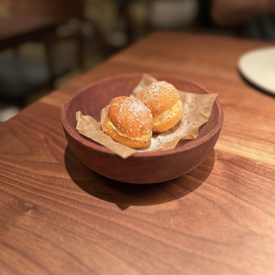 The bun to start at Cozinha das Flores, 2023