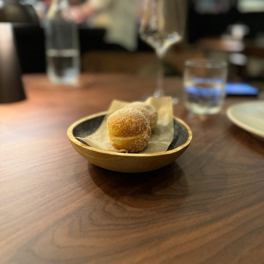 The bun to start at Cozinha das Flores, 2023