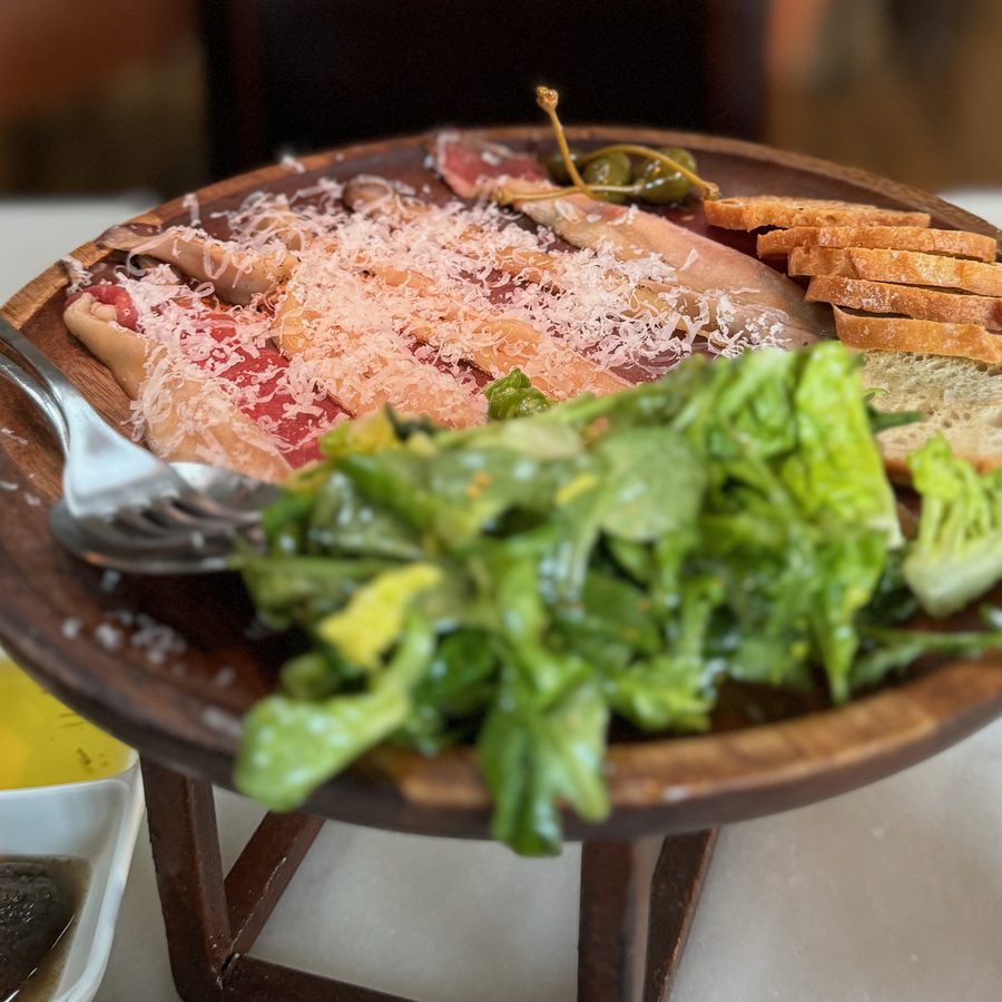 Beef carpaccio at Reitoria, 2024