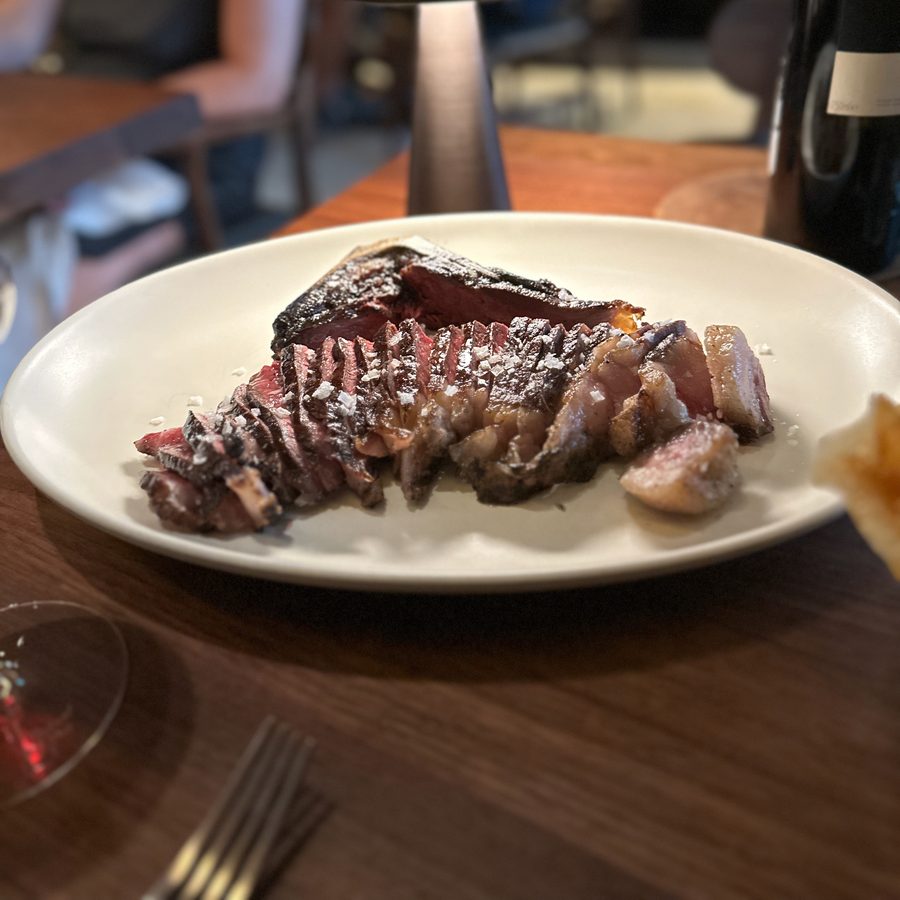 The steak at Cozinha das Flores, 2023