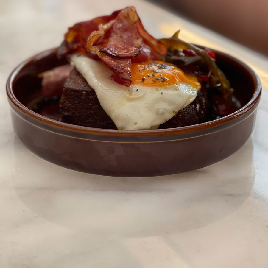 French toast with a fried egg at Early Cedofeita, 2021