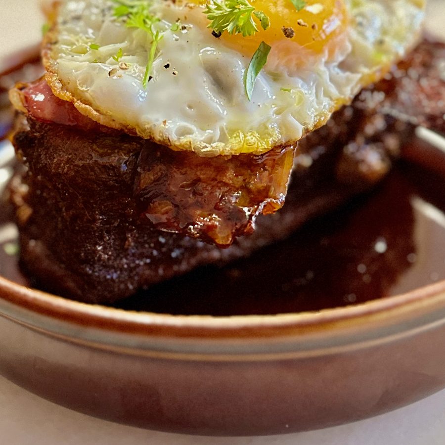 French toast with a fried egg at Early Cedofeita, 2022