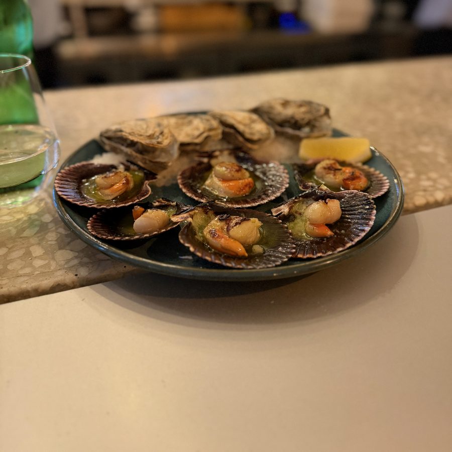 Scallops at Oesters e Coisa, 2025