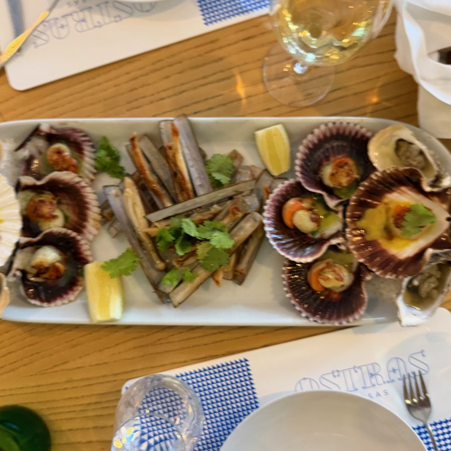 Scallops at Oesters e Coisa, 2026